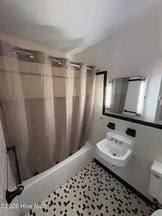 802 Forest Hill Circle, Greenville, NC 27858 – photo 23: Bathroom 3 1