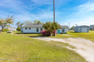 187 Mullens Drive, Harkers Island, NC 28531 – photo 6: 187 Mullens Dr
