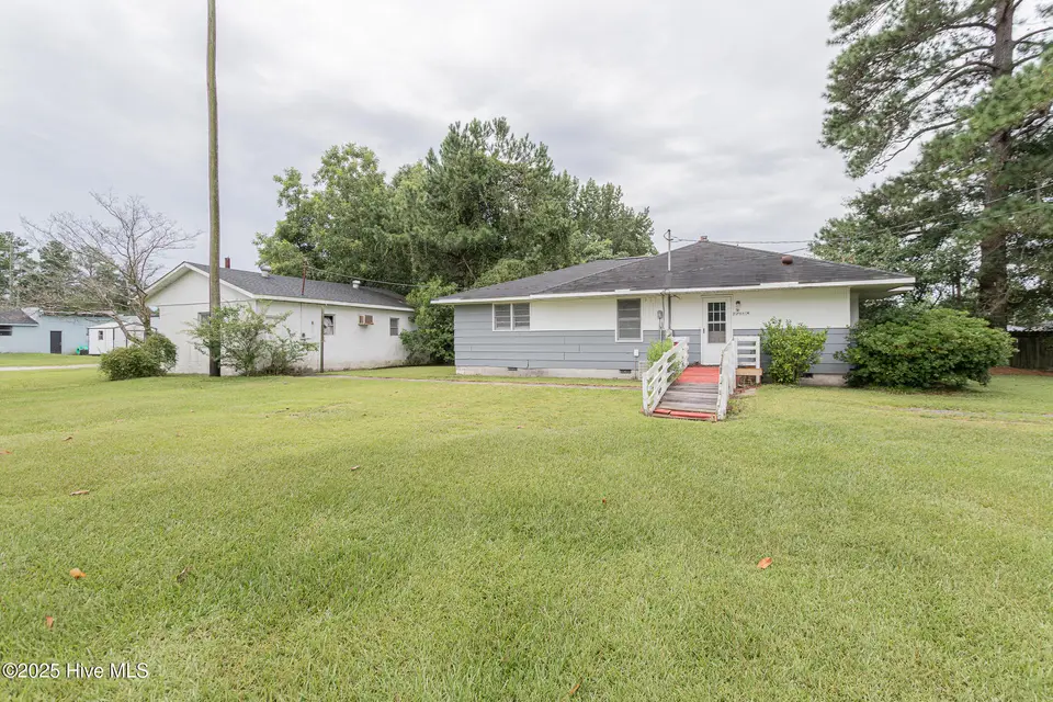 39 Sophia Drive, Jacksonville, NC 28540 — 3-bedroom home in Lakeview Park, Jacksonville, NC, photo 1 of 51: Front
