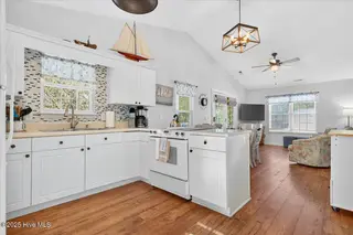 328 NE 41st Street, Oak Island, NC 28465 – photo 13: 24-https---www
