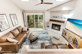 207 Saint Luke Court, Wilmington, NC 28409 — 2-bedroom waterfront townhome in Caneel Cove, Wilmington, NC, photo 9 of 44: 207 St. Luke-7
