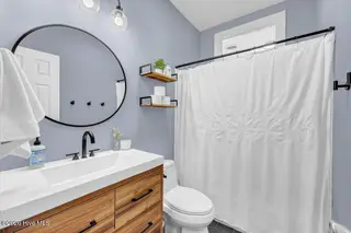 307 S 17th Street, Wilmington, NC 28401 – photo 21: Second Full Bathroom