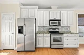 105 Winston Avenue Unit A & B, Atlantic Beach, NC 28512 – photo 17: 44-web-or-mls-105-Winston-072_edit