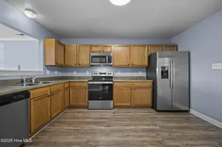 208 Springwood Drive, Jacksonville, NC 28546 – photo 12: 12-web-or-mls-208 Springwood Dr. 27