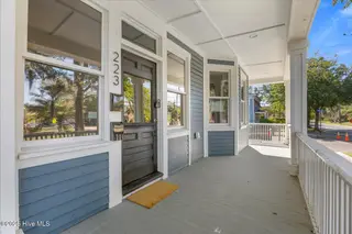 223 S 5th Avenue, Wilmington, NC 28401 — 6-bedroom home in Historic District, Wilmington, NC, photo 8 of 48: Front Porch