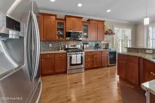 124 W Pelican Drive, Oak Island, NC 28465 – photo 12: 46-web-or-mls-CZ9A9189