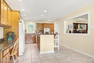 107 Silver Lake Court, Swansboro, NC 28584 – photo 22: 14-web-or-mls-590A5278