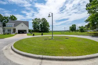 218 Shoreview Drive, New Bern, NC 28562 – photo 4: 218 Shoreview Drive, New Bern, NC 28562