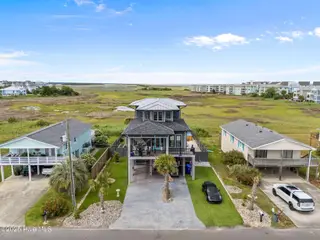 112 Virginia Avenue, Carolina Beach, NC 28428 – photo 10: 10-web-or-mls-DJI_20250530155817_0993_D