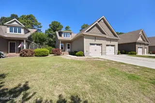 26 Cypress Circle, Southern Pines, NC 28387 – photo 4: 26 cypress front yard