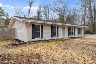 102 Tanglewood Drive, Jacksonville, NC 28540 – photo 3: 5-web-or-mls-102 Tanglewood Dr. 100