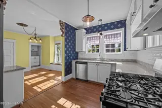 411 George Street, New Bern, NC 28560 – photo 13: Tons of Character