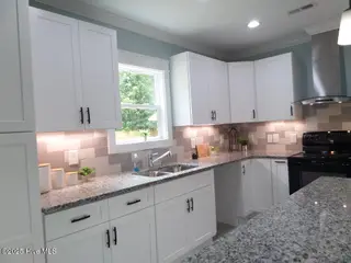 4314 E Nc Highway 53 E, Burgaw, NC 28425 — 3-bedroom home, Burgaw, NC, photo 16 of 56: SAM_7477