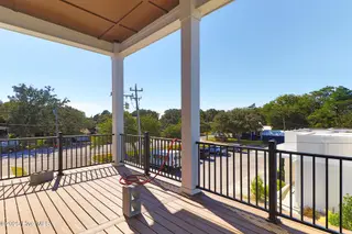 805 Mulberry Street Unit 201, Beaufort, NC 28516 – photo 5: Porch