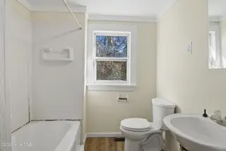 221 S 11th Street, Wilmington, NC 28401 – photo 19: 22_bathroom1