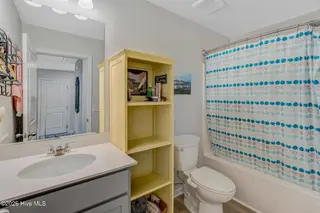 4901 Abbington Oaks Way SE, Southport, NC 28461 — 3-bedroom home in Groves at Southport, Southport, NC, photo 21 of 31: Second Bath