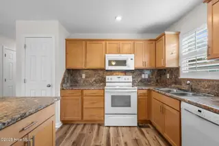 138 NE 74th Street, Oak Island, NC 28465 — 3-bedroom home, Oak Island, NC, photo 15 of 44