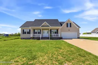 111 Ivy Trace, Elizabeth City, NC 27909 – photo 2: 111_ivy_trce_ecity_003