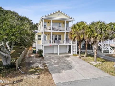 618 S Fourth Avenue 1, Kure Beach