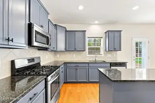 1105 Whitney Drive, Aberdeen, NC 28315 – photo 15: Kitchen