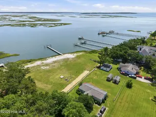 184 2 Lennoxville Point Road, Beaufort, NC 28516 – photo 7: 8-web-or-mls-DJI_20260702113126_0411_D