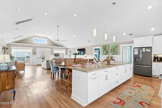 226 W First Street, Ocean Isle Beach, NC 28469 – photo 21: 28-web-or-mls-Cammediallc.com (51 of 84)