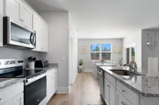 135 Legare Street, Wilmington, NC 28411 — 3-bedroom home in Blake Farm, Wilmington, NC, photo 9 of 44: IMG_0890