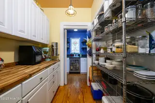 406 Queen Street, New Bern, NC 28560 – photo 22: Pantry