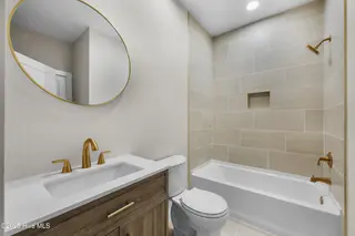 13 Central Boulevard, Wilmington, NC 28401 – photo 15: 17_bathroom