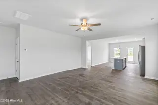 622 S Squires Run Lane, Richlands, NC 28574 – photo 11: Living Area 1