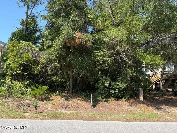 115 12 NE 5th Street, Oak Island, NC 28465