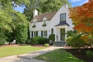 1702 E 5th Street, Greenville, NC 27858 – photo 5: 4-web-or-mls-IMG_0006 (2)