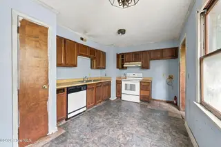 107 Eric Court B, Greenville, NC 27858 – photo 10: Kitchen and Dining Area