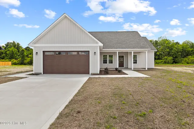 402 Wade Drive, Richlands, NC 28574