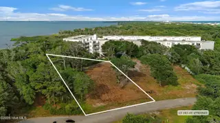 112 Sandpiper Lane, Indian Beach, NC 28512 – photo 13: Vacant lot in Pine Knoll Shores