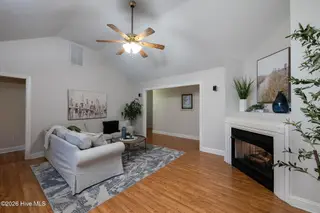 122 Laura Drive, New Bern, NC 28562 – photo 10: 122 Laura Drive, New Bern, NC