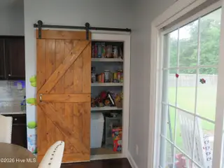 104 Falken Court, New Bern, NC 28562 – photo 9: pantry barn door