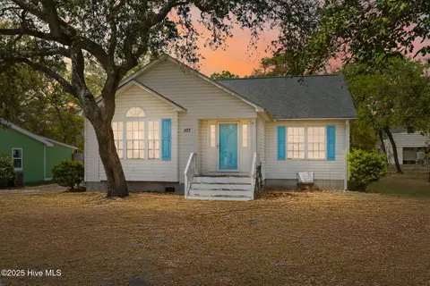 103 NE 5th St, Oak Island
