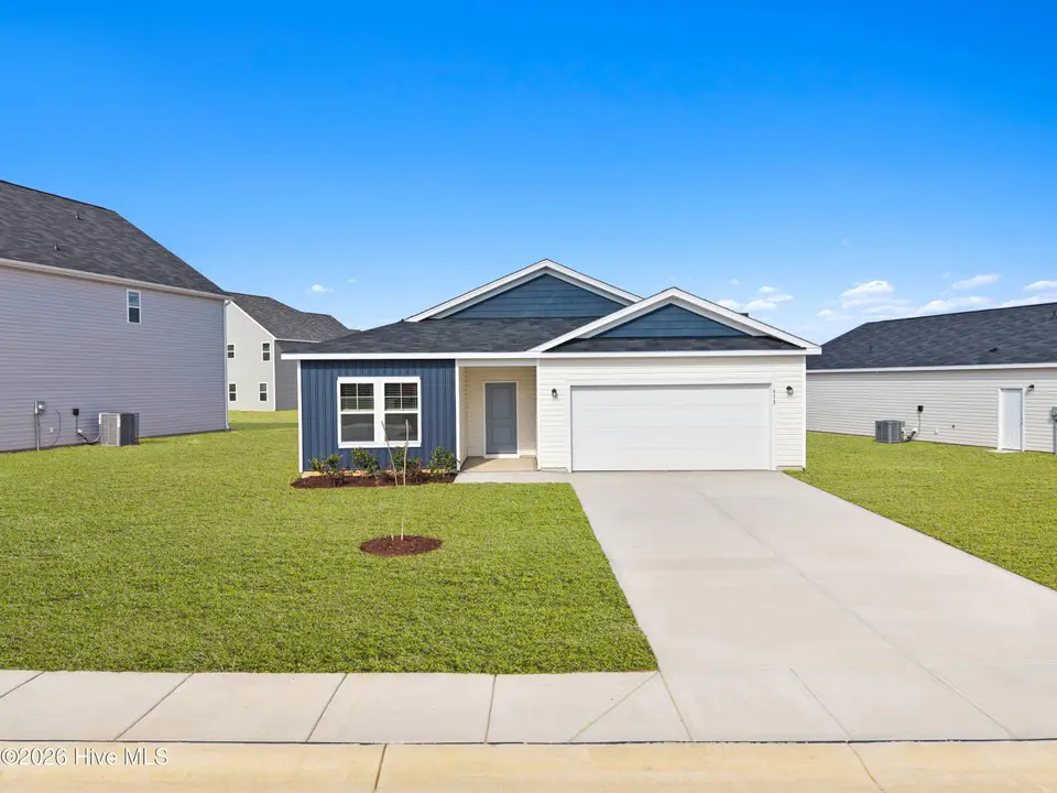 613 S Squires Run Lane, Richlands, NC 28574 – photo 1 of 50: Home Front