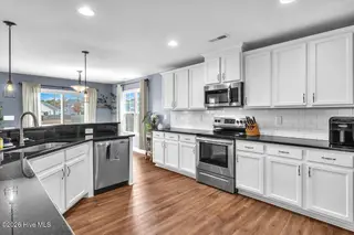 426 Pebble Shore Drive, Sneads Ferry, NC 28460 – photo 12: 09-Final 426 Pebble Shore Dr-RJREM-1062