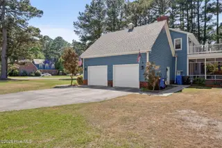 4535 Country Club Drive N, Wilson, NC 27896 – photo 3: 2-web-or-mls-4535-country-club-dr-alexan