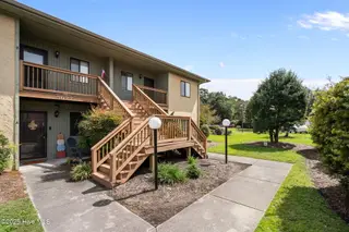 3624 Saint Johns Court B, Wilmington, NC 28403 — 2-bedroom condo in Park Place, Wilmington, NC, photo 3 of 59: 1-web-or-mls-DSC07091