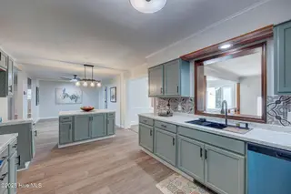 1102 Adelaide Drive, Wilmington, NC 28412 — 4-bedroom home in Hanover Heights, Wilmington, NC, photo 15 of 43: 1102AdelaideDrive(27)