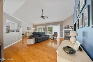 10 Ivy Way 13, Pinehurst, NC 28374 – photo 11: LIVING ROOM
