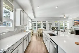 142 Rice Marsh Way, Wilmington, NC 28412 — 3-bedroom home in Bella Port, Wilmington, NC, photo 15 of 62: 142 RICE MARSH WAY - CHEF STYLE KITCHEN