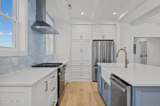 504 N 25th Street, Morehead City, NC 28557 – photo 9: Custom Kitchen