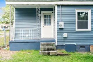 917 Wooster Street, Wilmington, NC 28401 – photo 3: 019-917WoosterStreet-Wilmington-NC-28401
