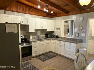 400 Canal Cove Road, Lake Waccamaw, NC 28450 – photo 11: Kitchen
