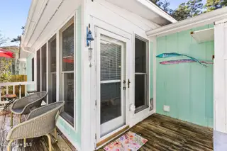 322 NE 48th Street, Oak Island, NC 28465 – photo 7: mls-IMG_1344