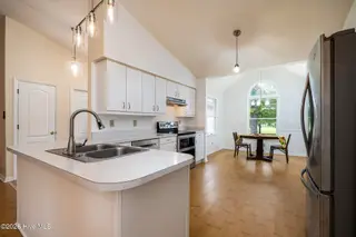 1309 Pelican Drive, New Bern, NC 28560 — 3-bedroom home in Fairfield Harbour, New Bern, NC, photo 19 of 51: 1309 Pelican Drive, New Bern, NC